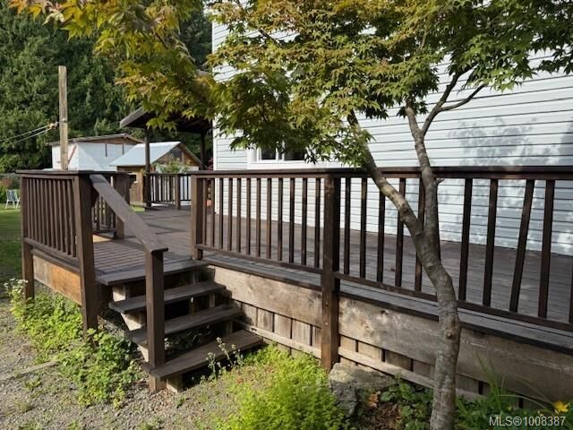Property Photo: 4520 Byng Rd BC V0N 2P0