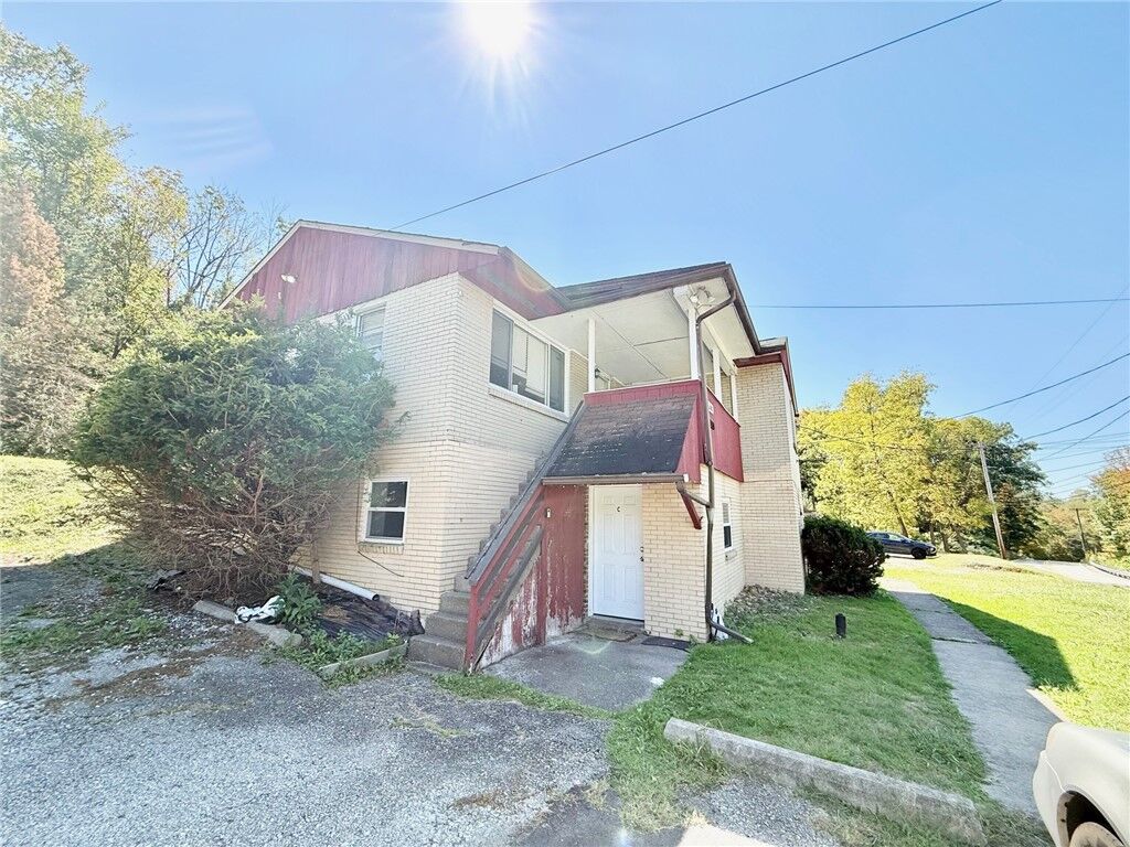 Property Photo: 2578 Pitcairn Rd C PA 15146