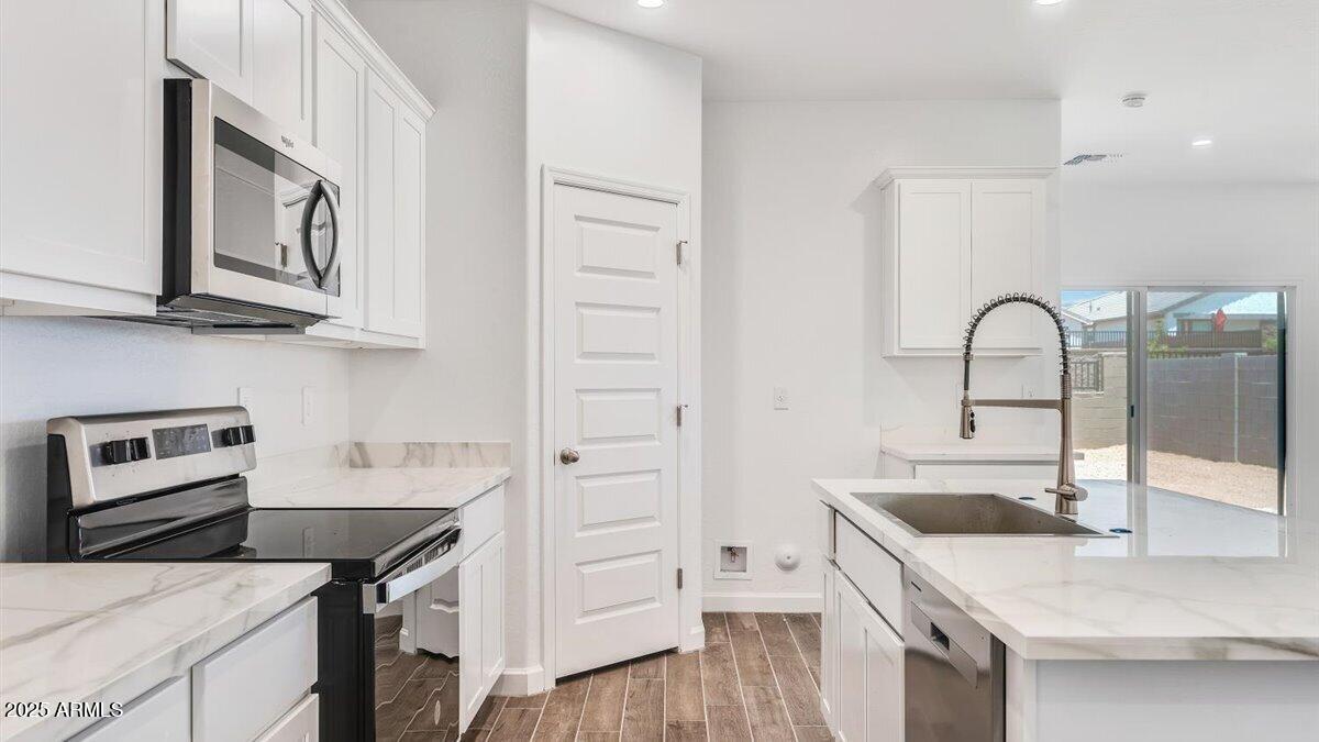 Property Photo: 5794 E Freesia Lane AZ 85140