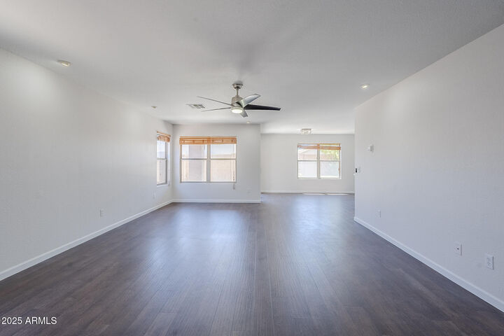 Property Photo: 2173 E 35th Avenue AZ 85119