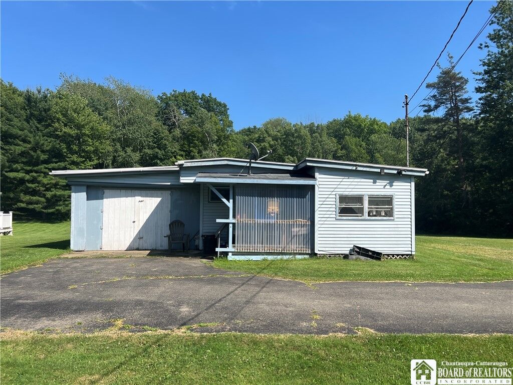 Property Photo:  1520 Trask Road  NY 14701 