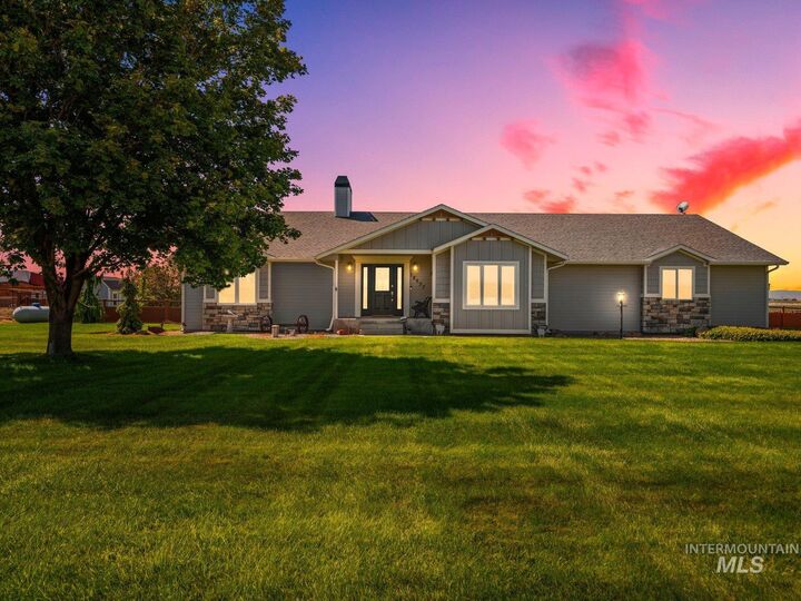 Property Photo:  18537 Lonkey Ln  ID 83607 