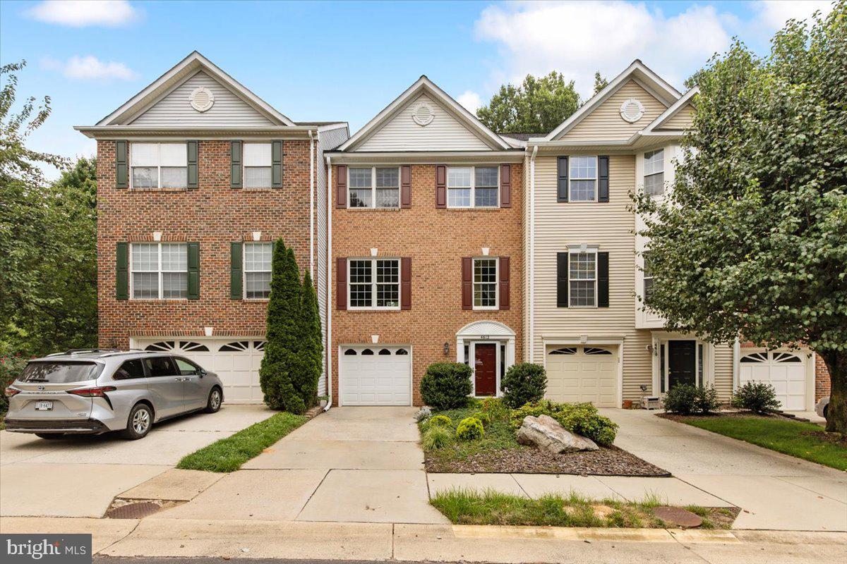 Property Photo: 4612 Buckhorn Ridge VA 22030