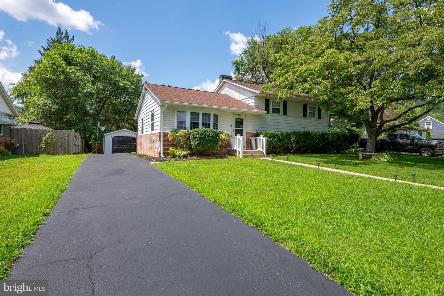 Property Photo:  105 Center Lane  PA 19606 