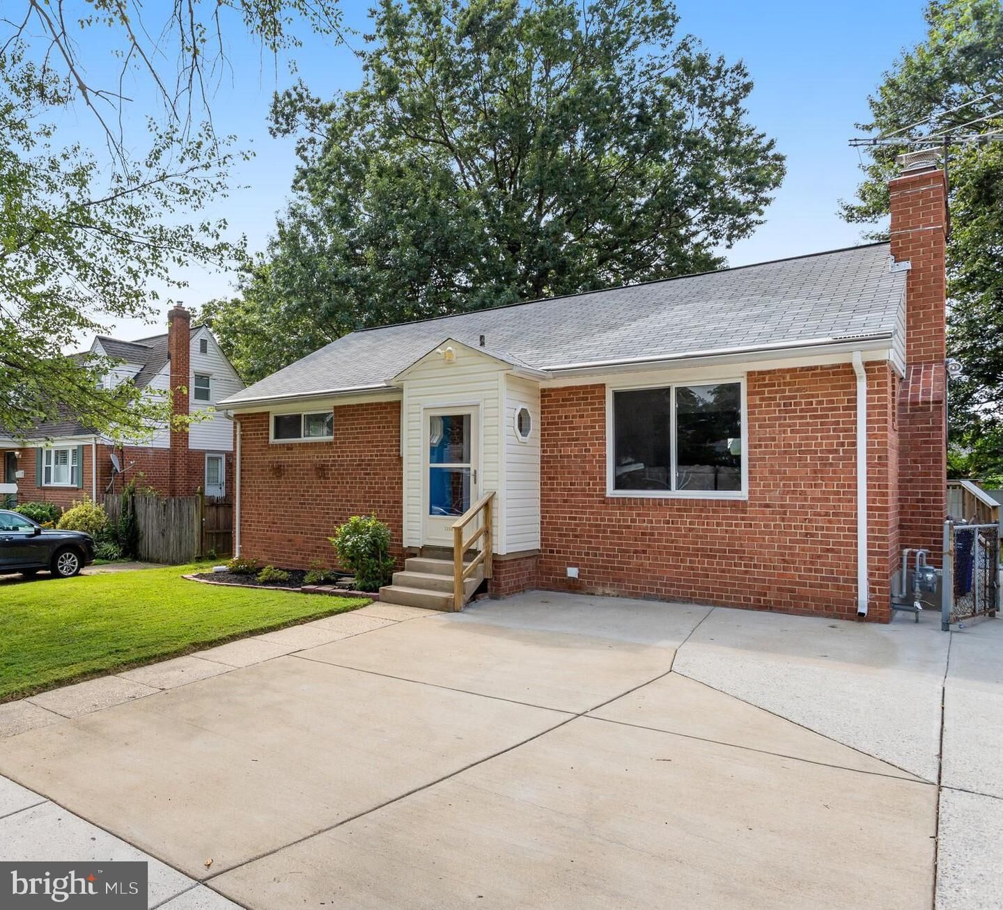 Property Photo:  3304 Farthing Drive  MD 20906 