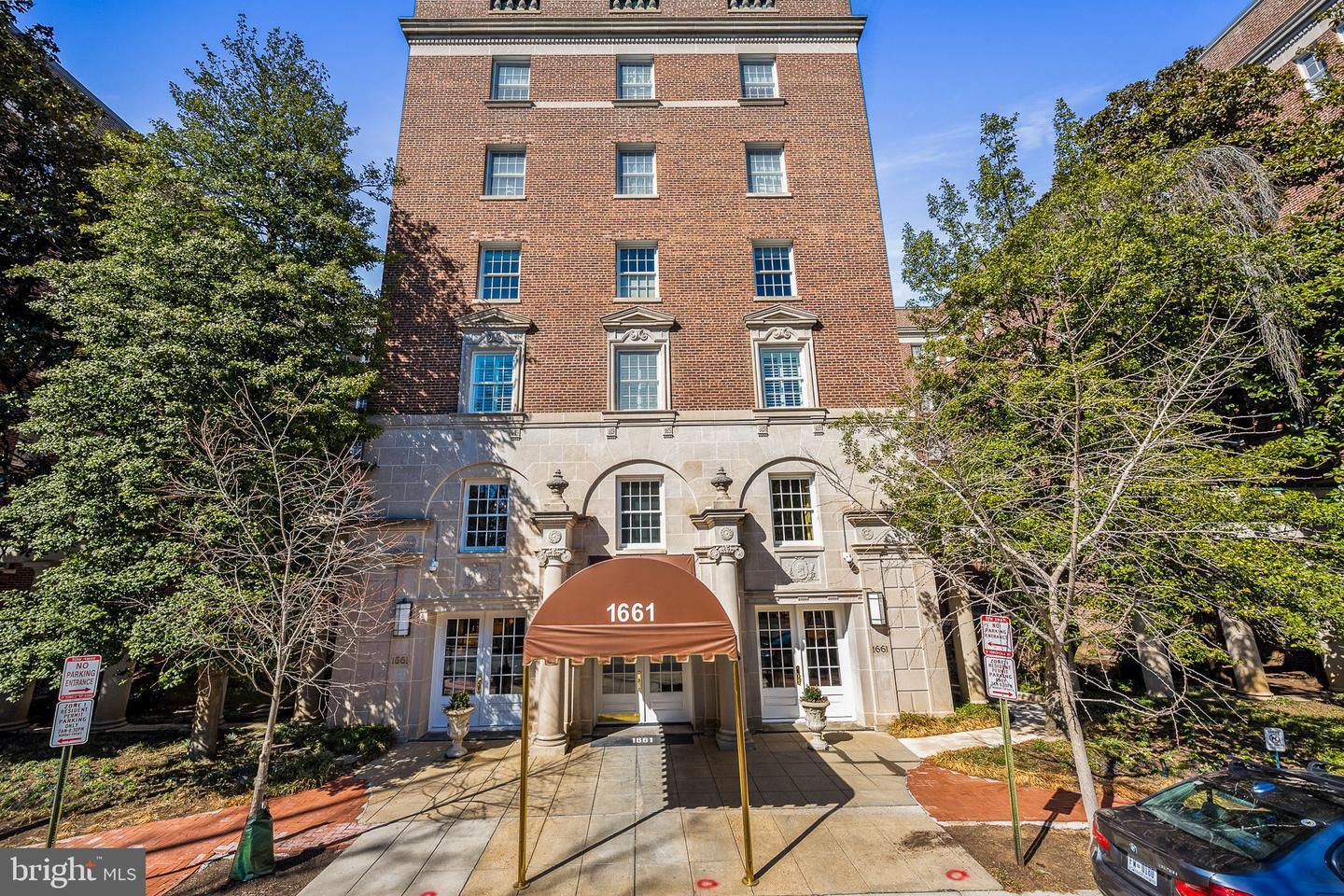 Property Photo: 1661 Crescent Place NW 204A DC 20009