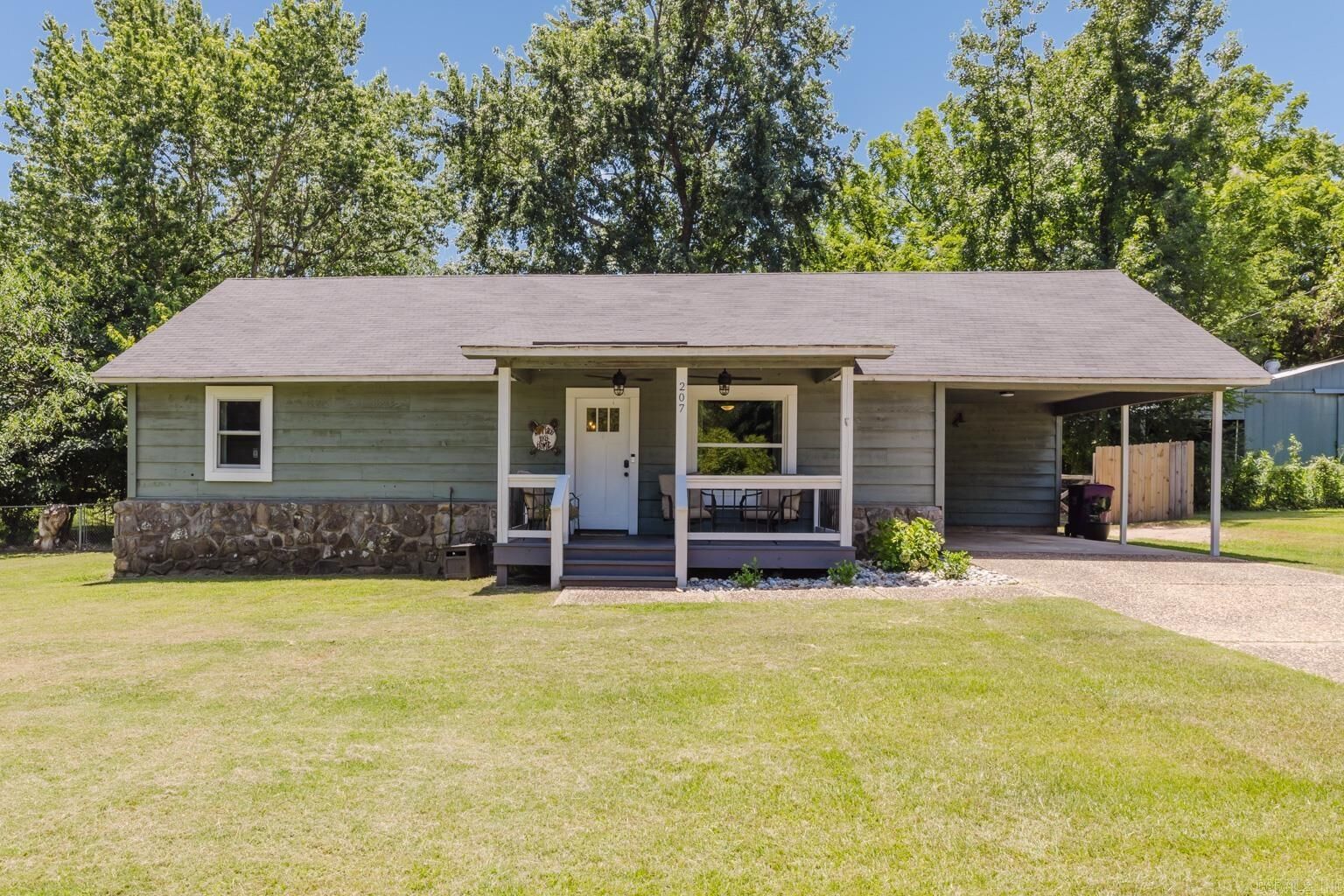 Property Photo: 207 Elaine Street AR 72019