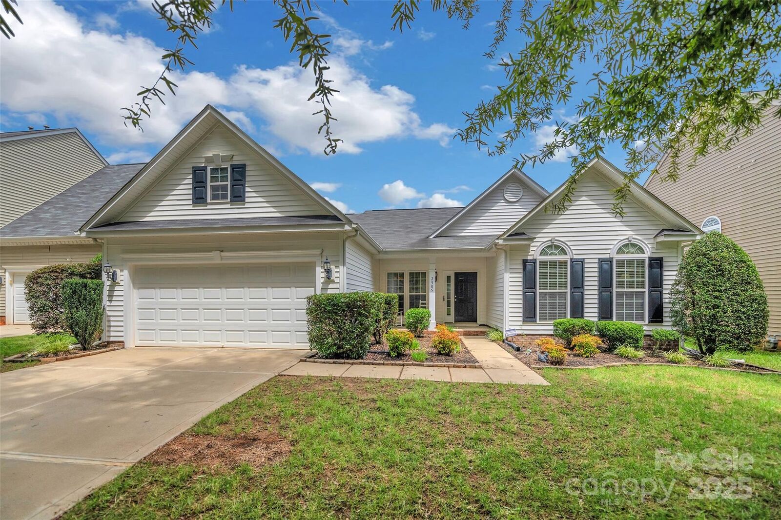 Property Photo:  2585 Bethesda Oaks Drive  NC 28056 