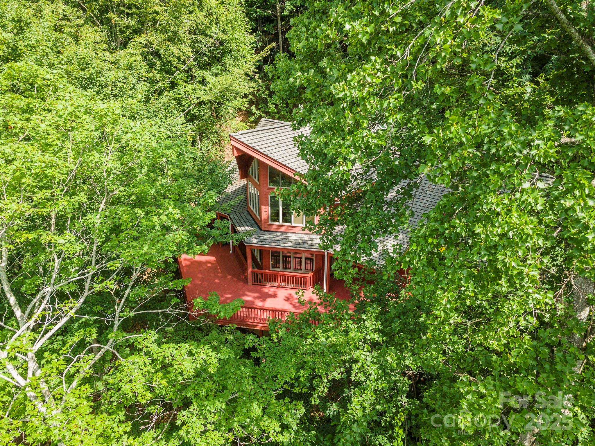 Property Photo:  7 Winding Poplar Road  NC 28711 