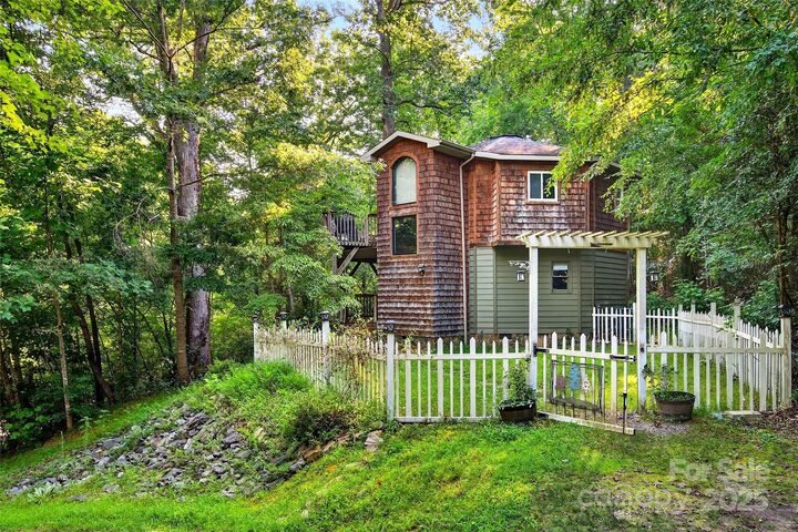 83 Cascades Parkway  Nebo NC 28761 photo