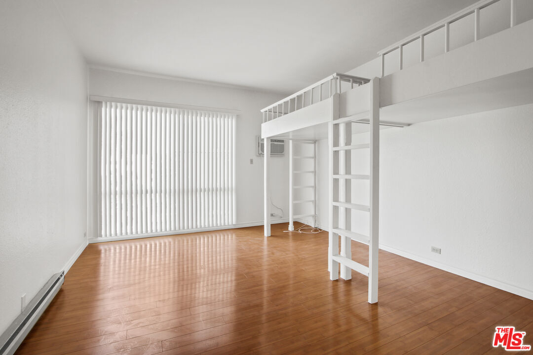 Property Photo: 1440 Veteran Ave CA 90024
