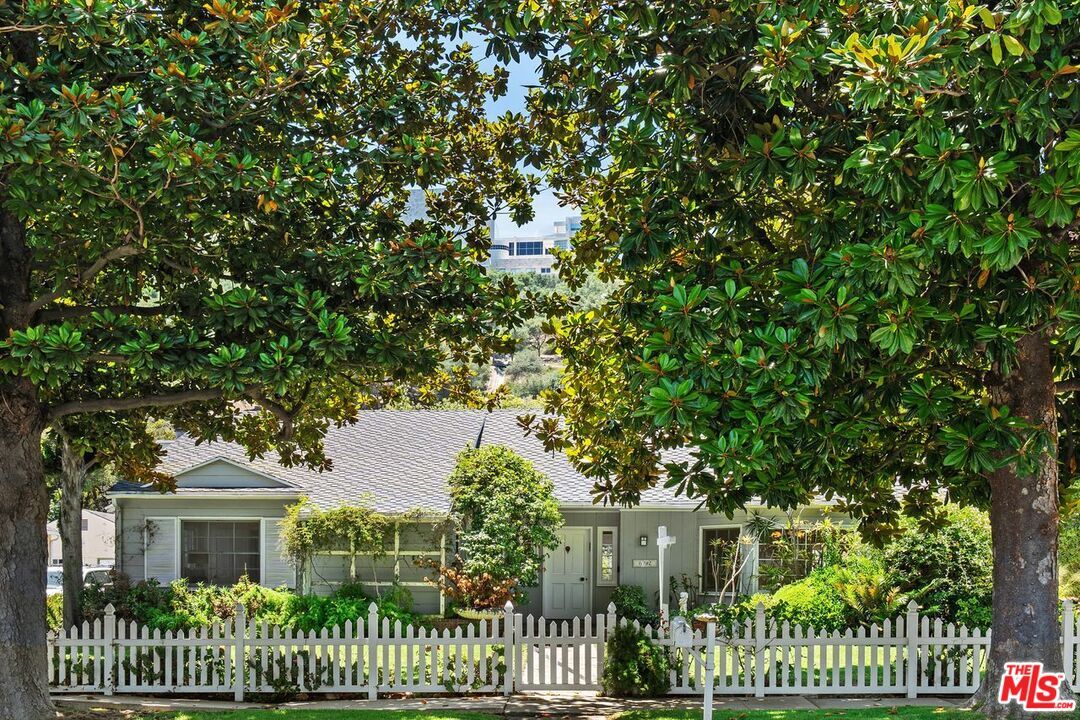 Property Photo: 11782 Bellagio Rd CA 90049