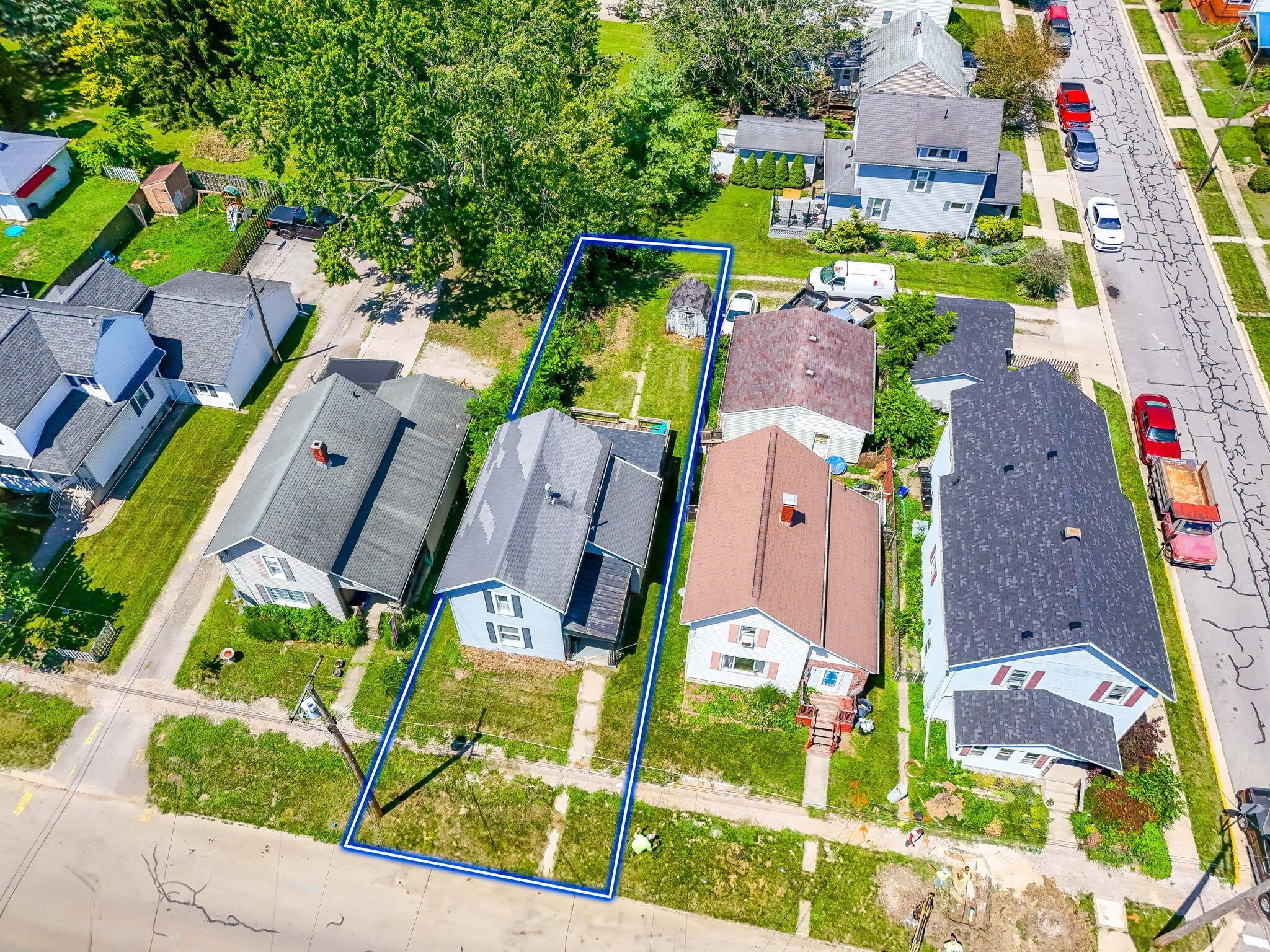 Property Photo: 972 E Church Street OH 43302