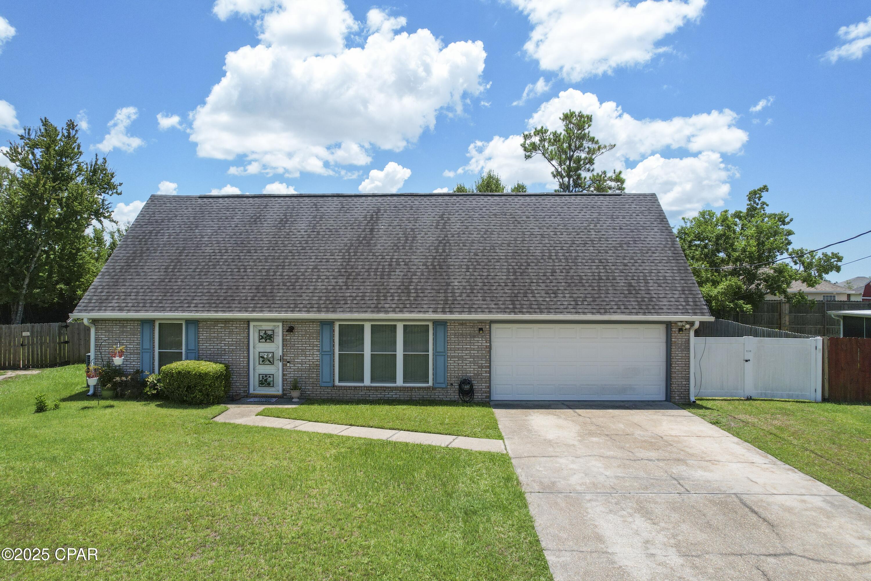 Property Photo:  812 E Pine Forest Drive  FL 32444 
