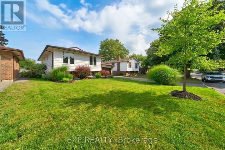 Property Photo: 44 Royal Orchard Crescent ON L2N 4E9
