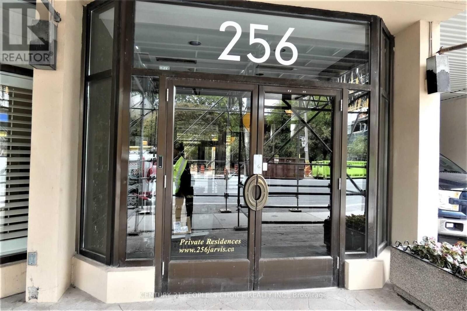 Property Photo: 256 Jarvis Street 14A ON M5B 2J4