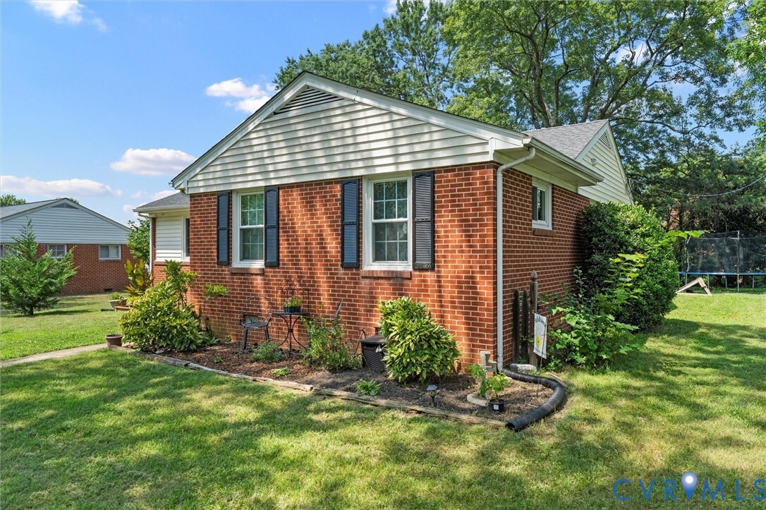 Property Photo: 9110 Huron Avenue VA 23294