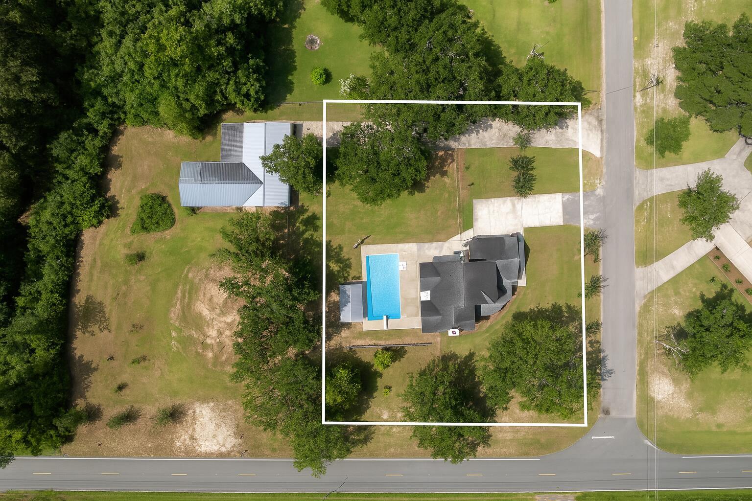 Property Photo: 894 Haley Drive FL 32428