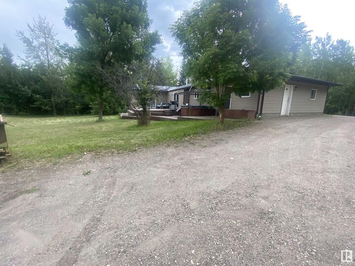 Property Photo:  51049 Rge Road 215 62  AB T8E 1G7 