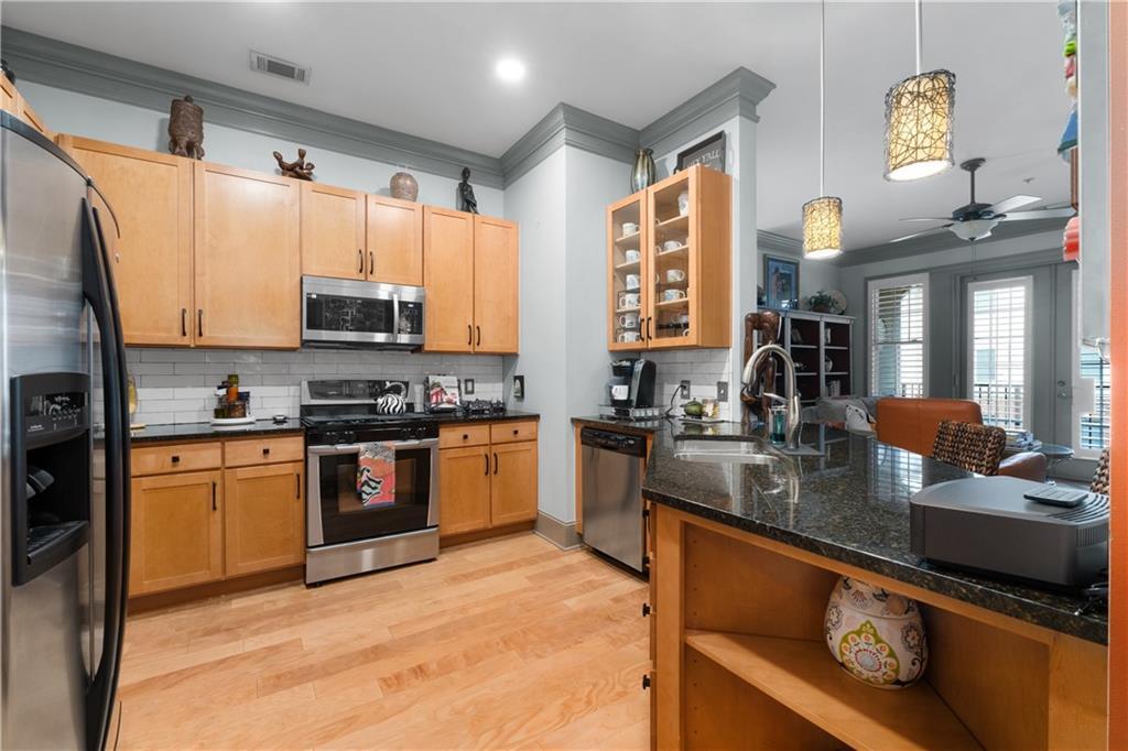 Property Photo: 3621 Vinings Slope SE 2516 GA 30339