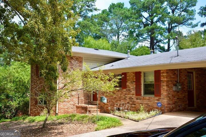 Property Photo:  1029 College Station Road  GA 30605 