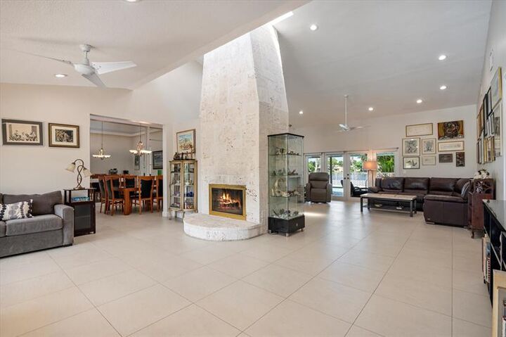 Property Photo: 1024 NW 99th Ave FL 33322