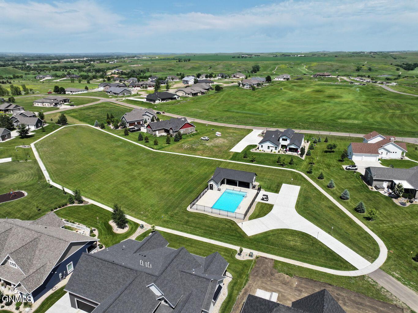 Property Photo: 7605 Mulligan Way ND 58503