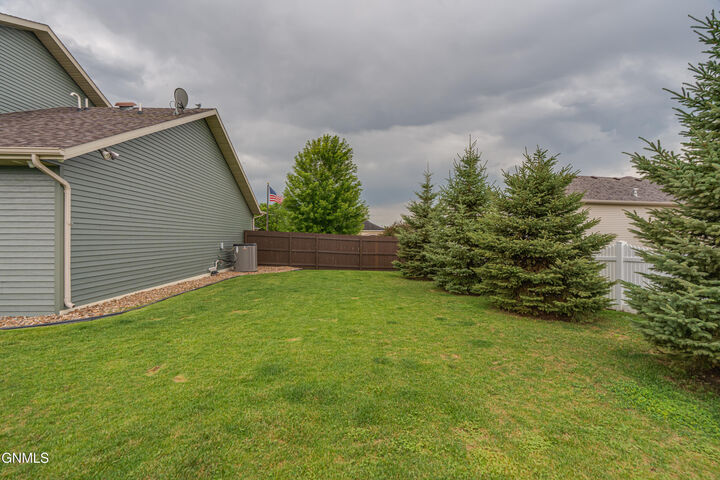 Property Photo: 4412 Borden Harbor Drive SE ND 58554