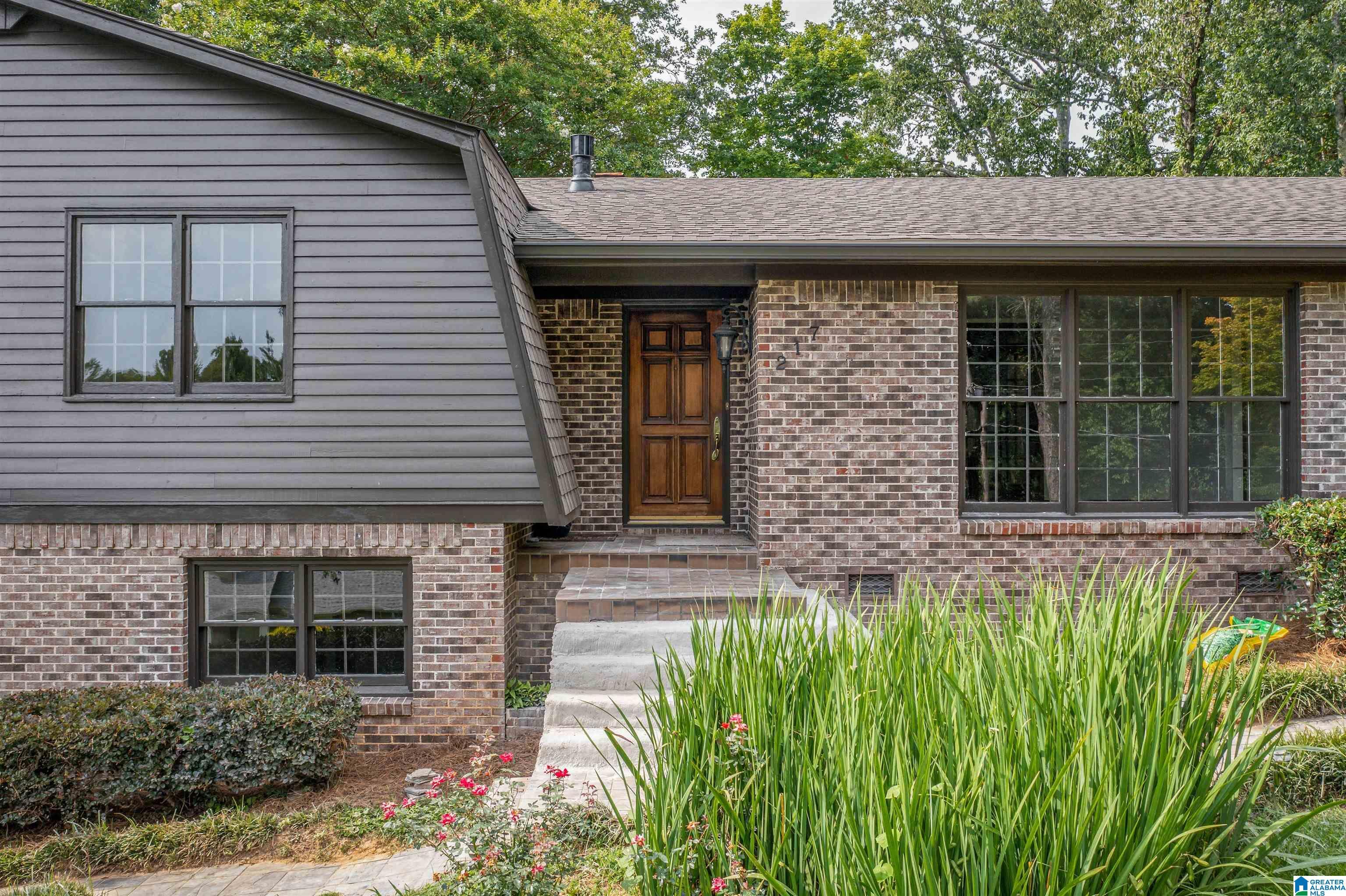 Property Photo:  217 Merit Circle  AL 35901 