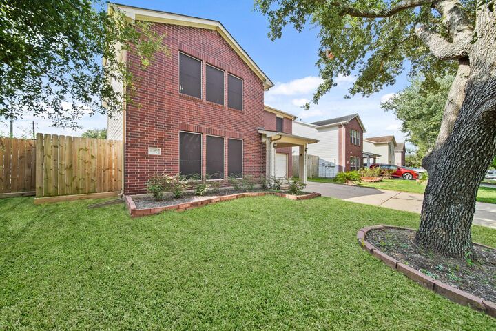 Property Photo:  6307 Frosty Brook Drive  TX 77085 