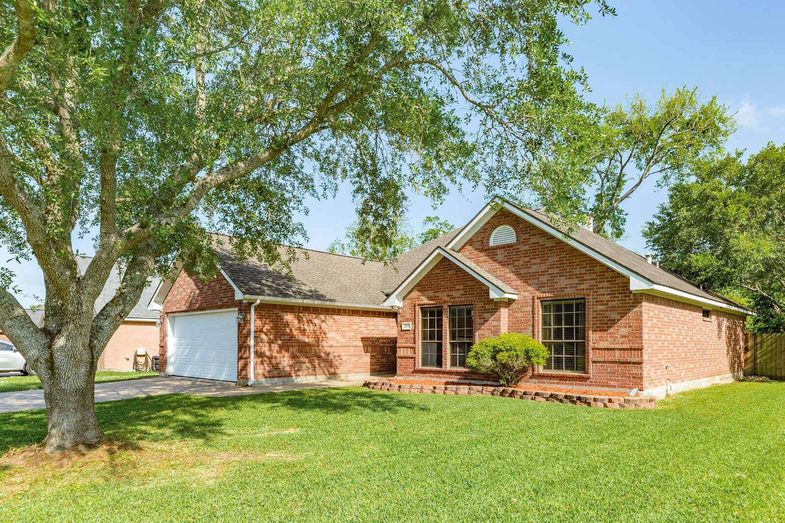Property Photo: 207 Audubon Woods Court TX 77531