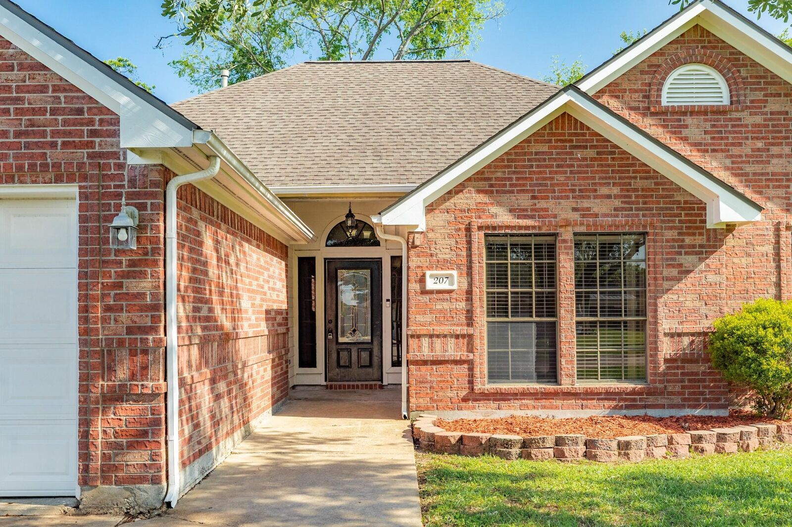 Property Photo:  207 Audubon Woods Court  TX 77531 