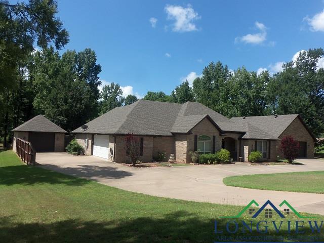 Property Photo: 2702 Houston Street TX 75662-9876