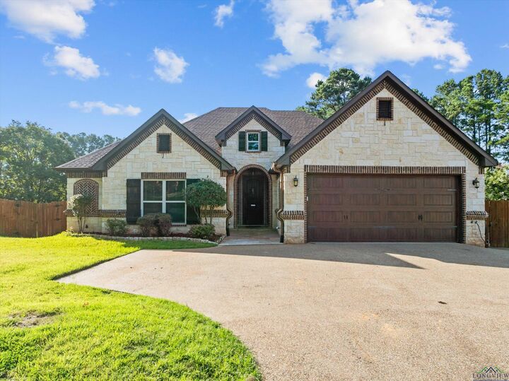 Property Photo: 1207 Marigold TX 75604