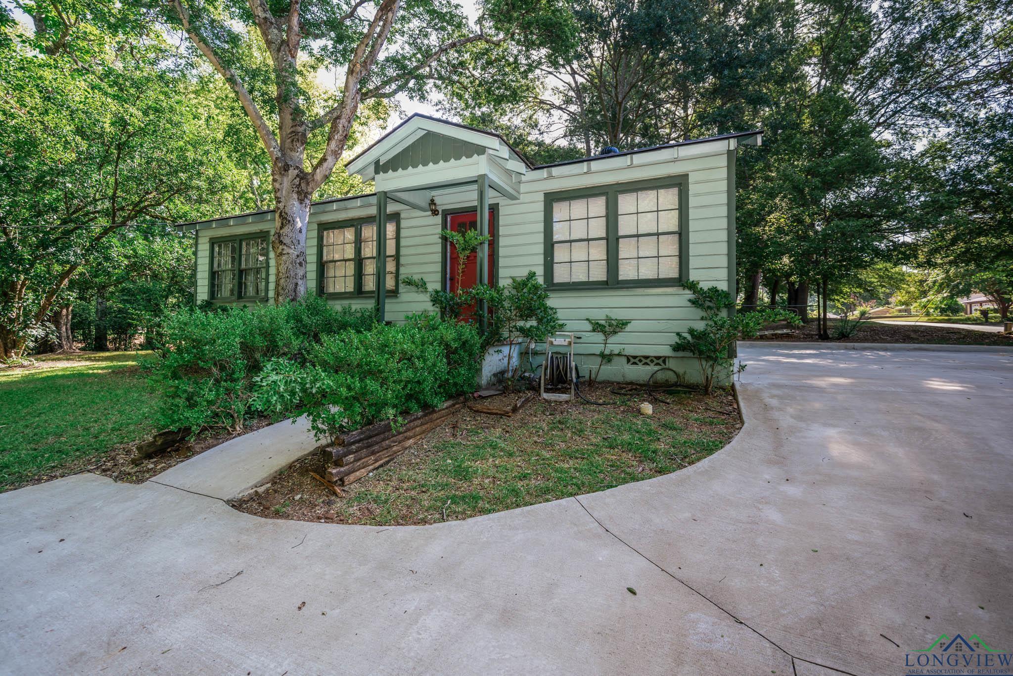 Property Photo:  2600 Dogwood  TX 75605 