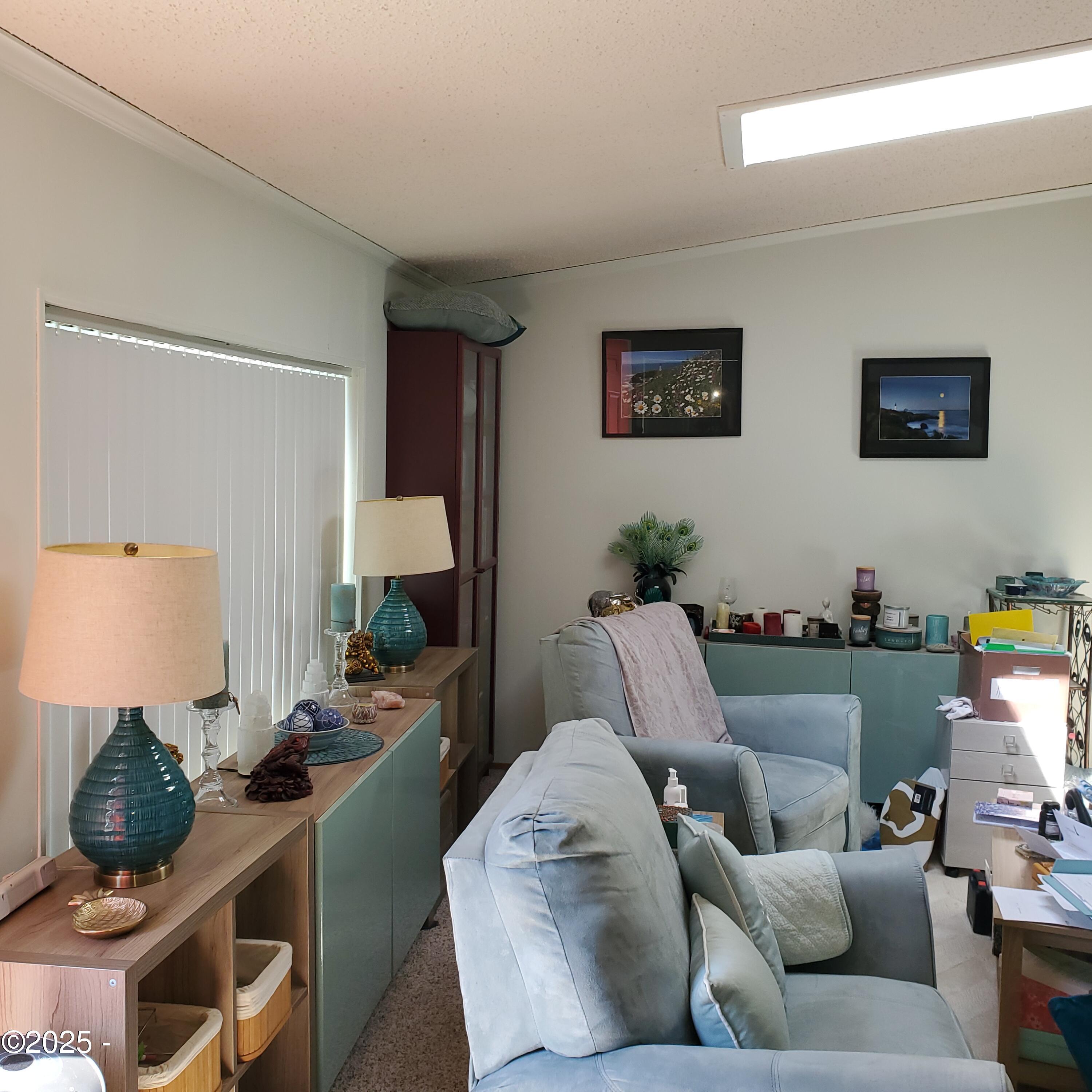 Property Photo: 211 NE 70th Street OR 97365