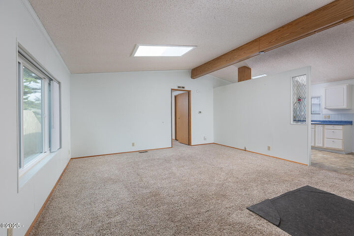 Property Photo:  211 NE 70th Street  OR 97365 