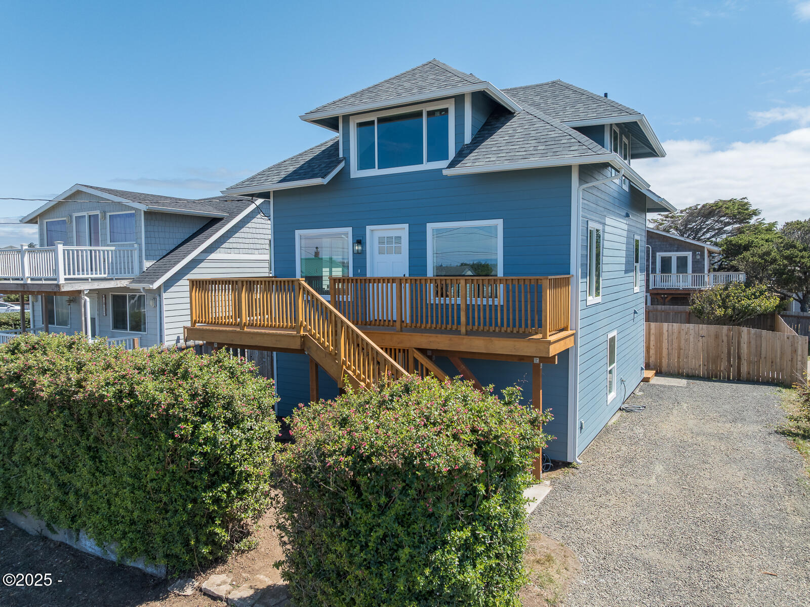 Property Photo: 1017 SW Elizabeth Street OR 97365