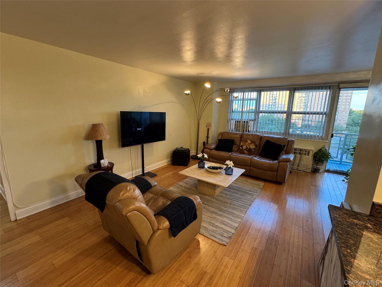 Property Photo:  820 Boynton Avenue 6K  NY 10473 