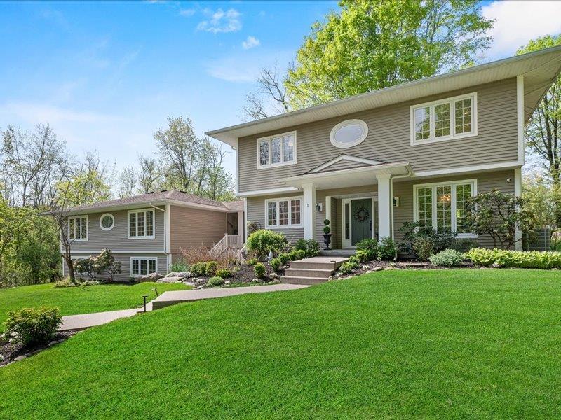 Property Photo:  1 Sky View Court  NY 12589 