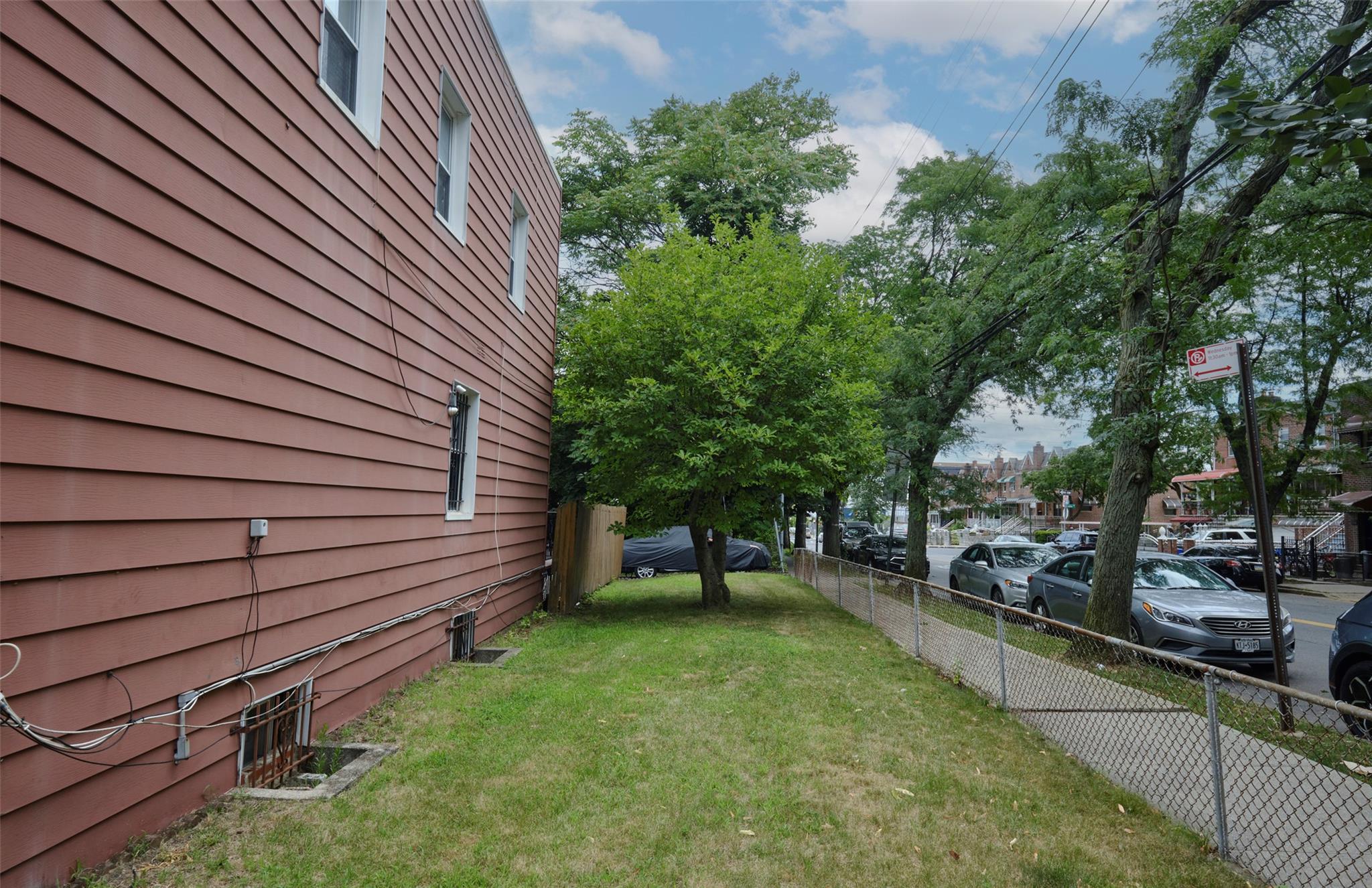 Property Photo: 3000 Radcliff Avenue NY 10469