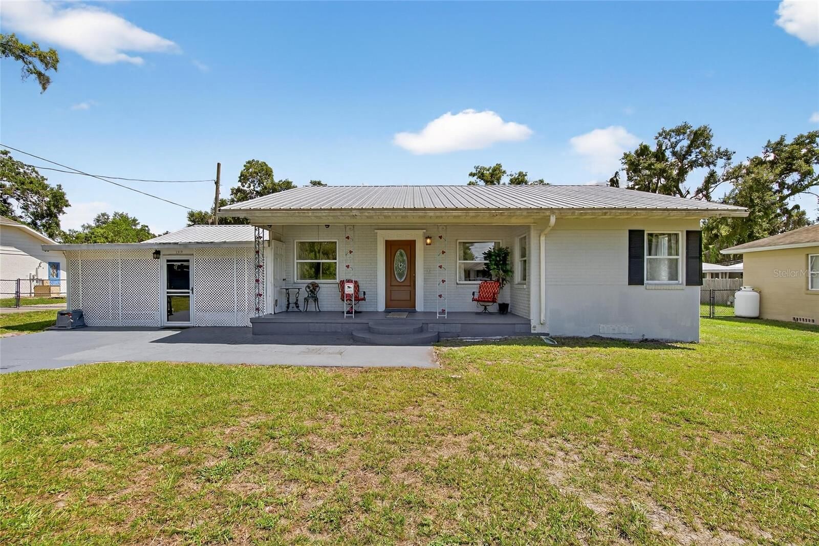 Property Photo:  1319 E Tomlin Street  FL 33563