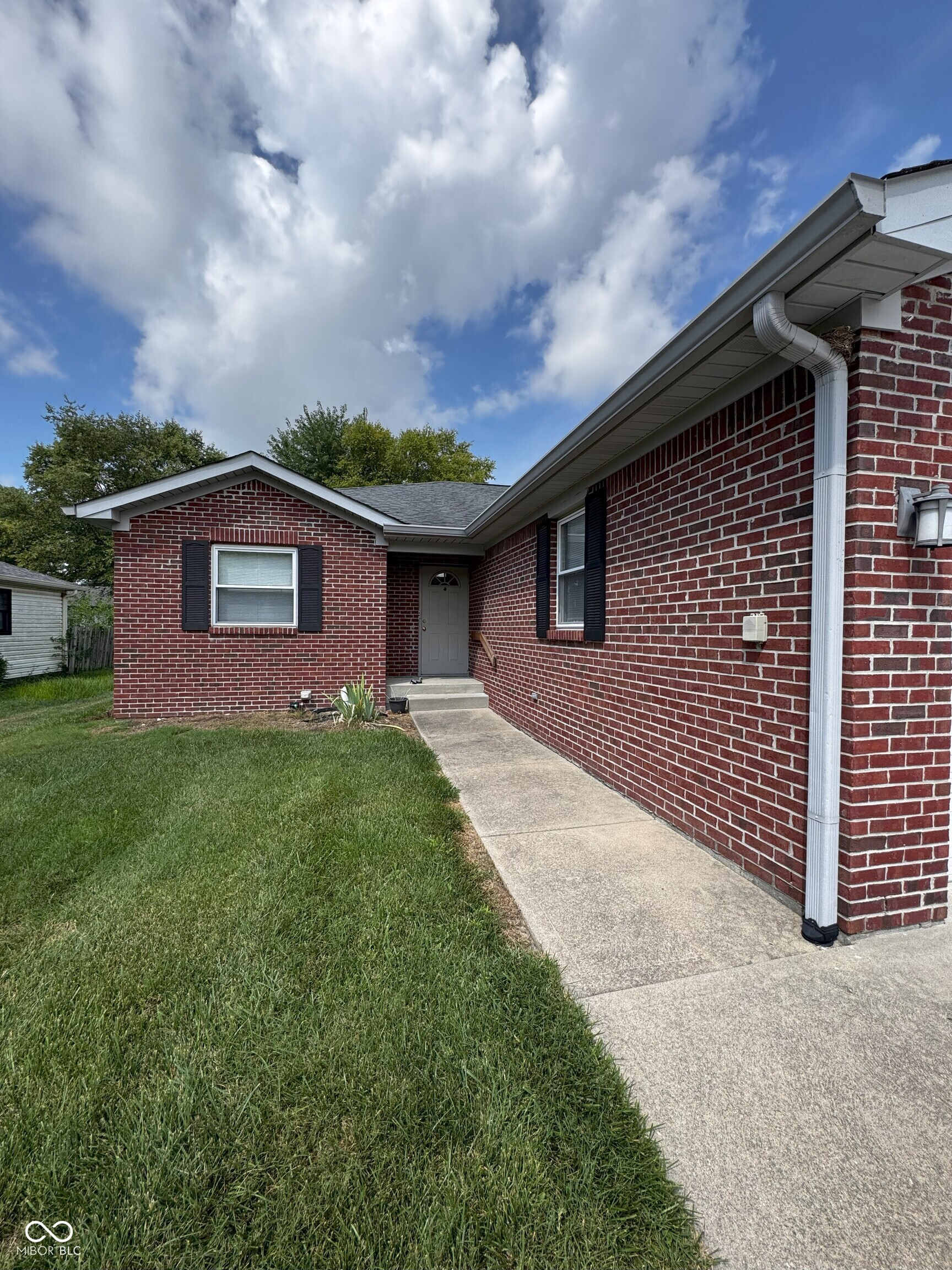 Property Photo: 30 Grassyway Court IN 46184
