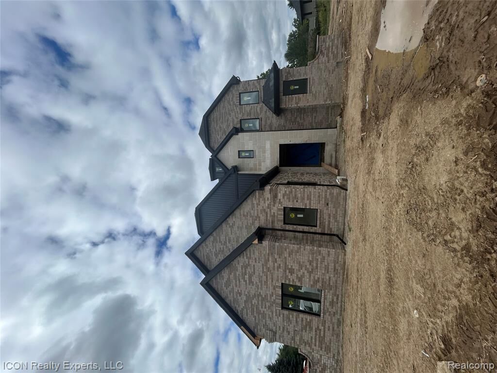 Property Photo:  5321 Rochester Road  MI 48058 