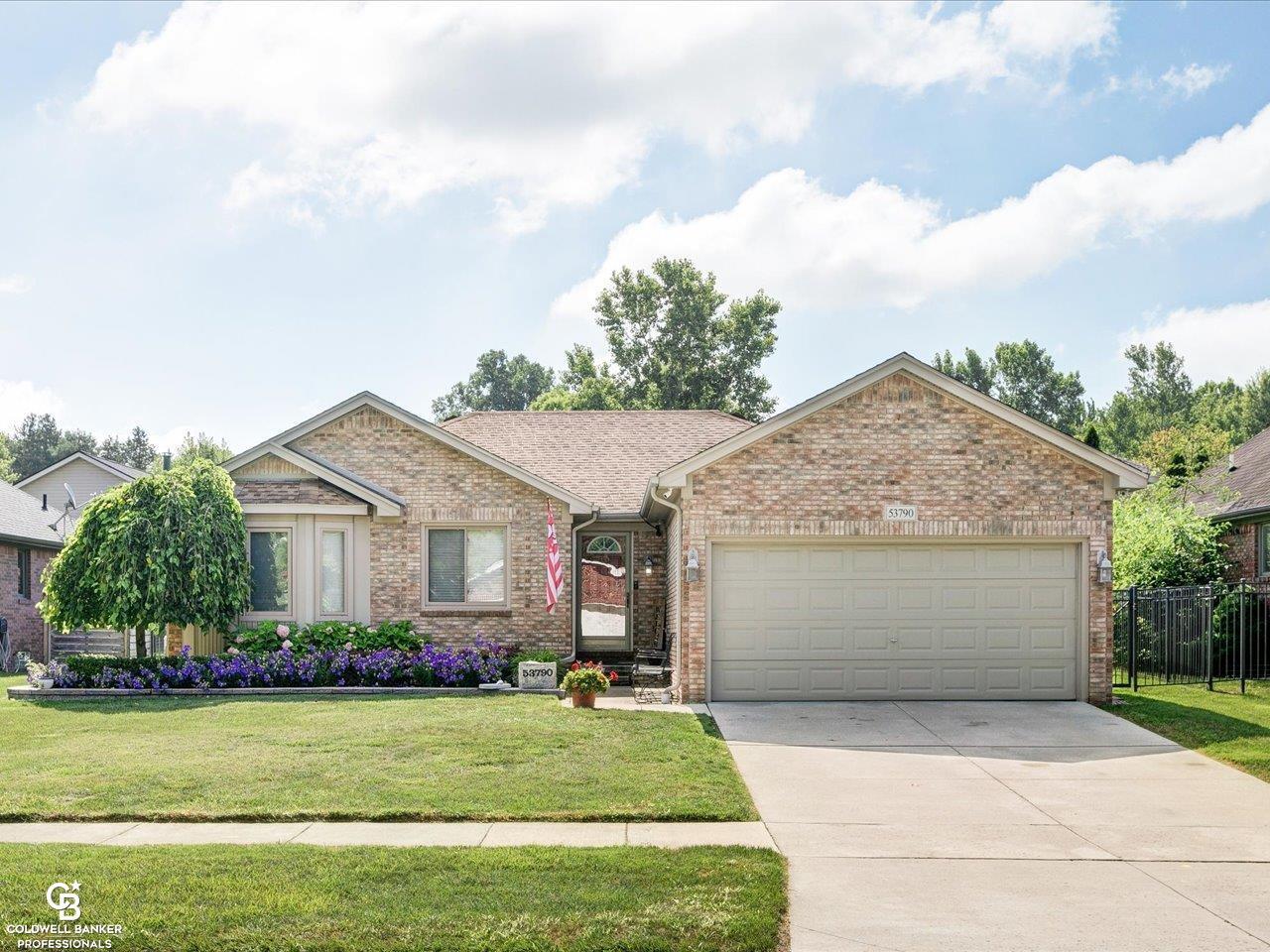 Property Photo: 53790 Meadow View Ln Lane MI 48047