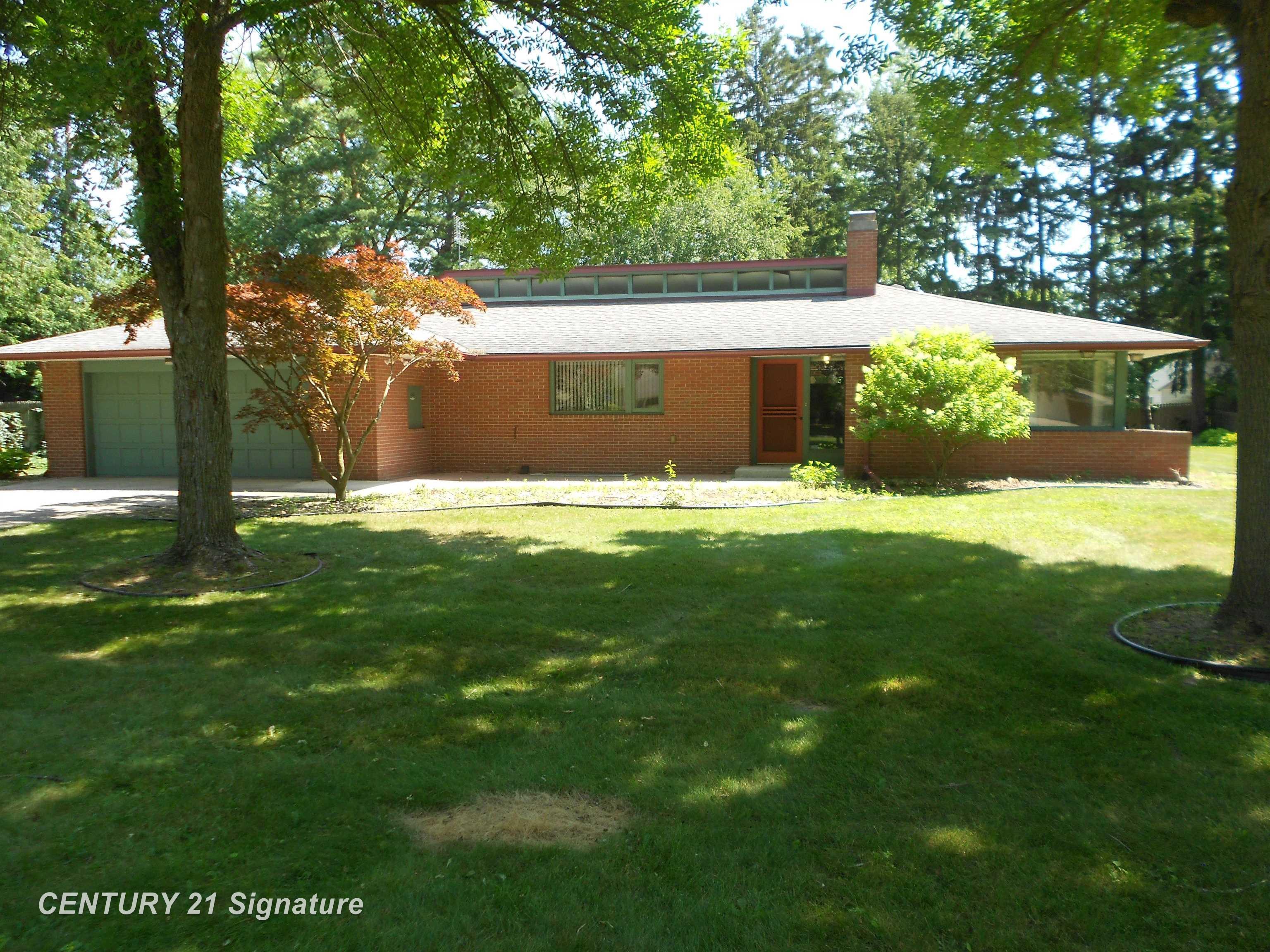 Property Photo:  41 Benton Road  MI 48602 