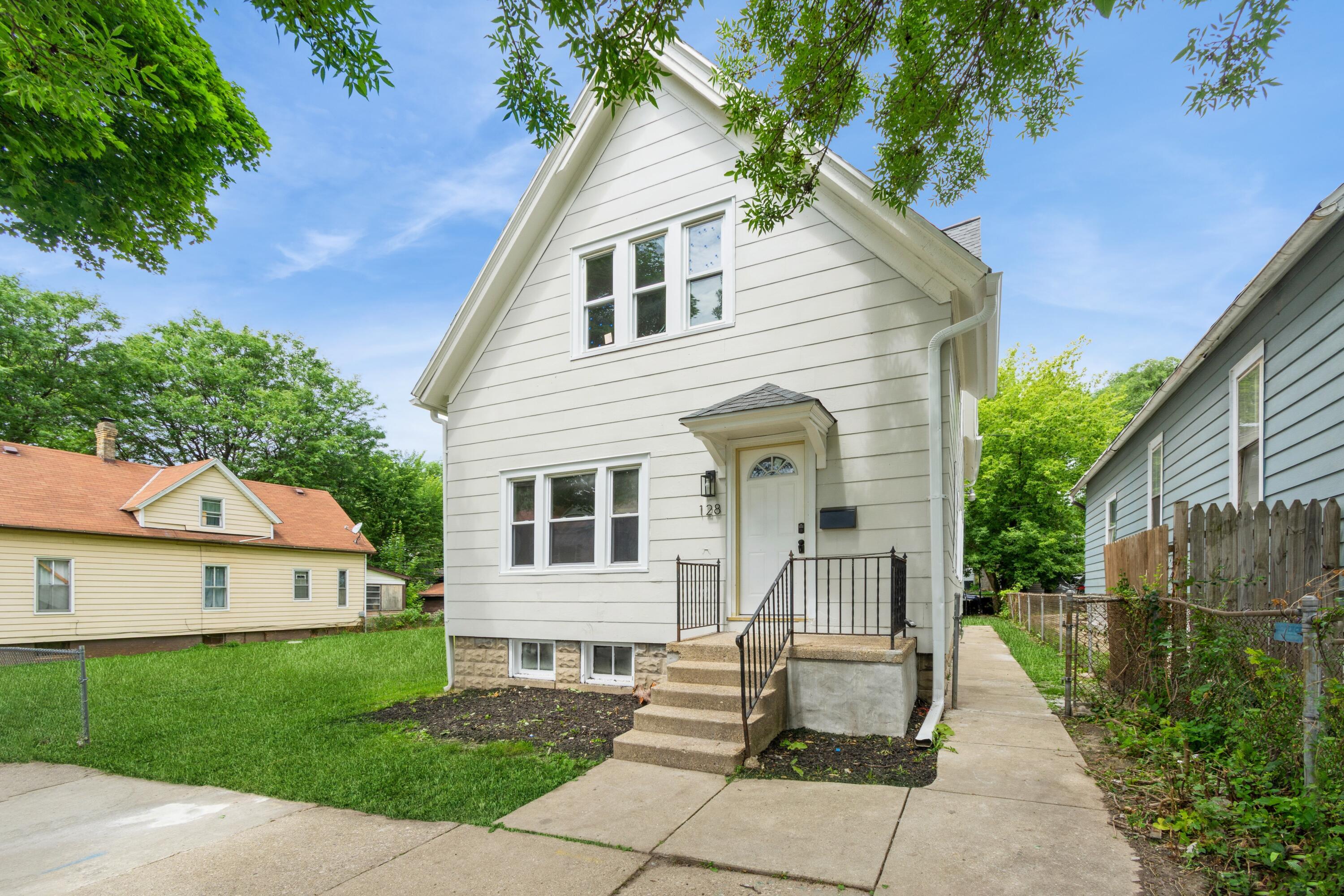 Property Photo: 128 W Hadley St WI 53212