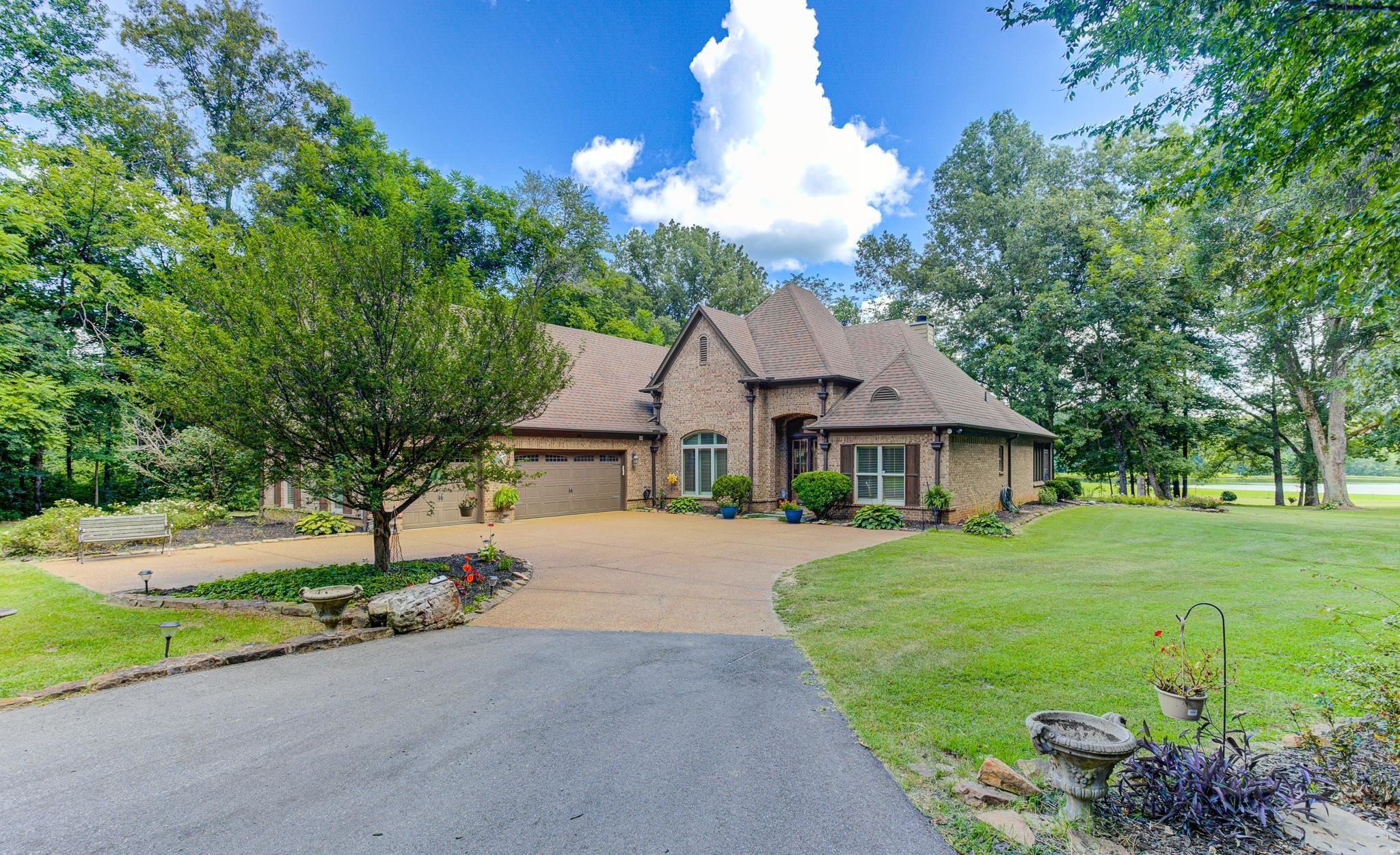 Property Photo: 1290 Crystal Springs Dr TN 38066