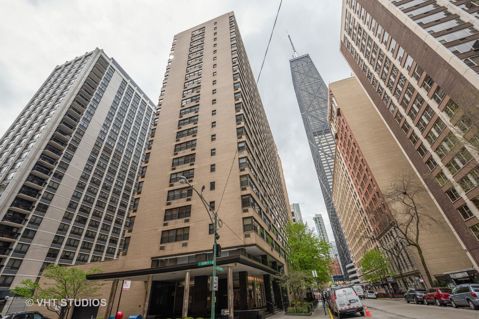 Property Photo:  850 N Dewitt Place 7C  IL 60611 