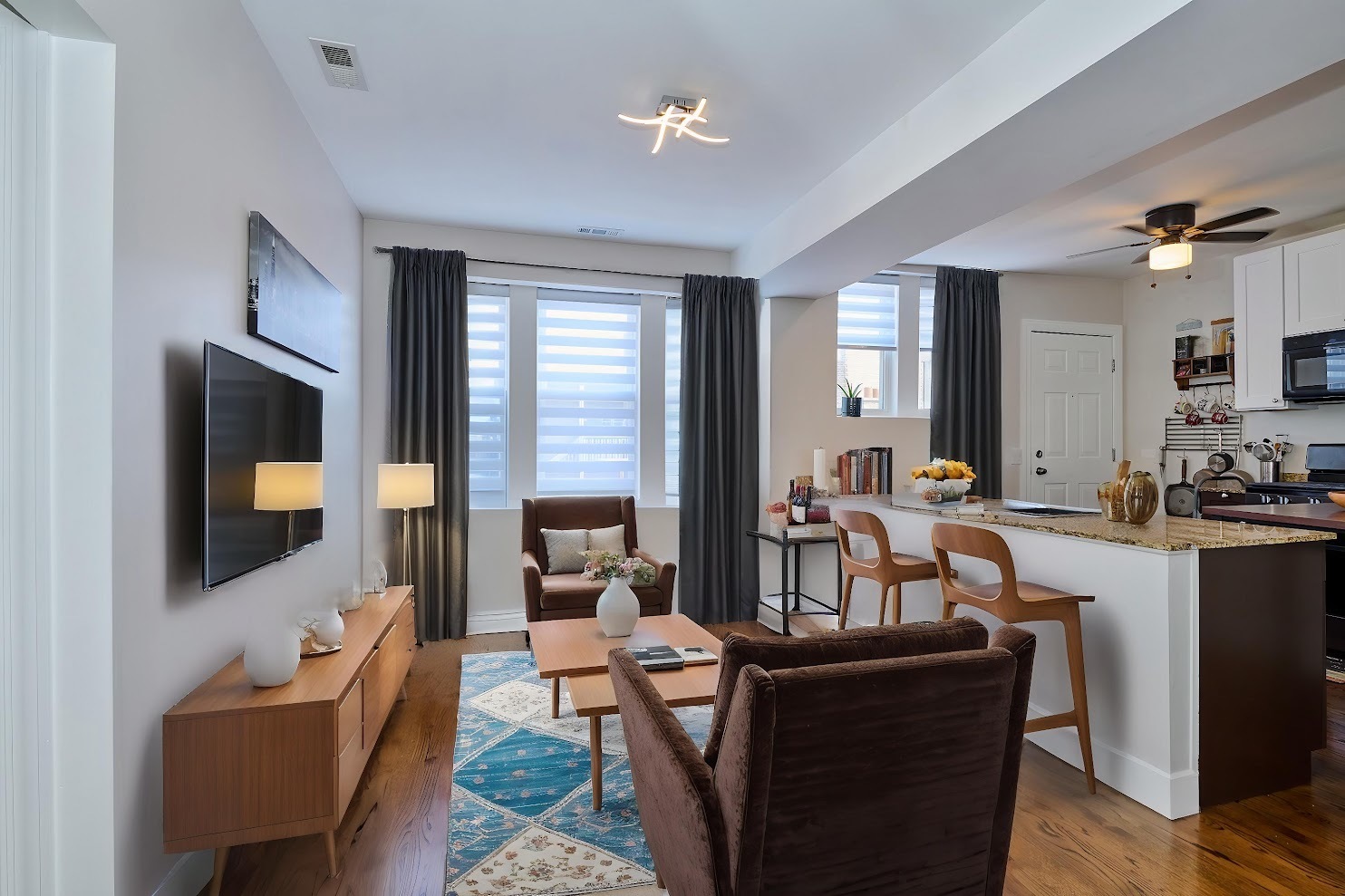 Property Photo:  2840 W Glenlake Street 3D  IL 60659 